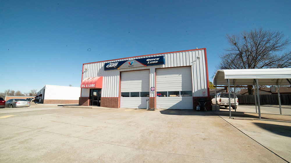 Express Care Quick Lube oil change bays at Ranchwood Autoworks in Yukon, Oklahoma